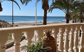 Modern Apartment Directly On The Beach With Wifi And Air Conditioning